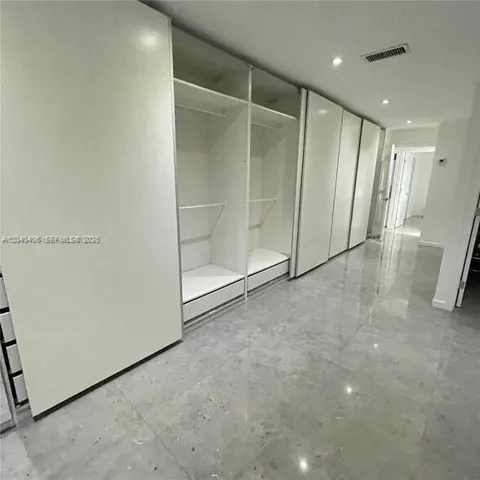 Close Primary bedroom