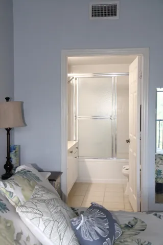 Master with in-suite bath