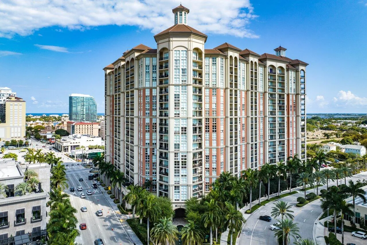 Iconic - CityPlace South Tower
