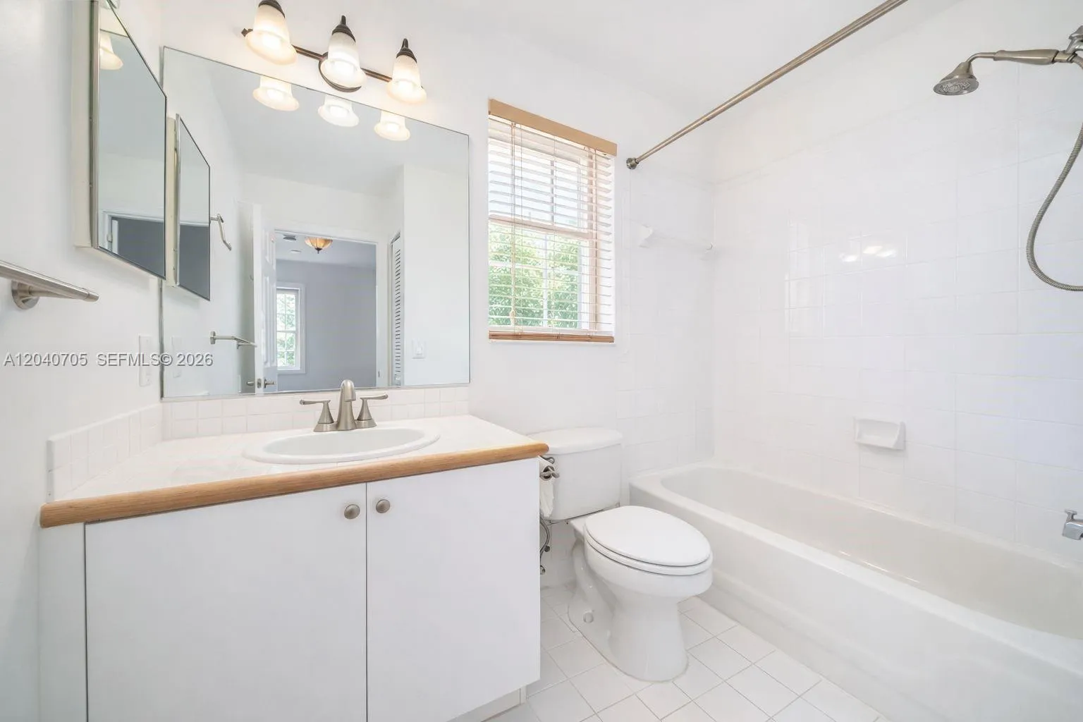 2nd Bathroom