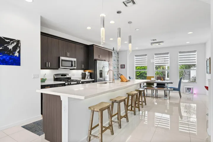 Large kitchen island with seating.