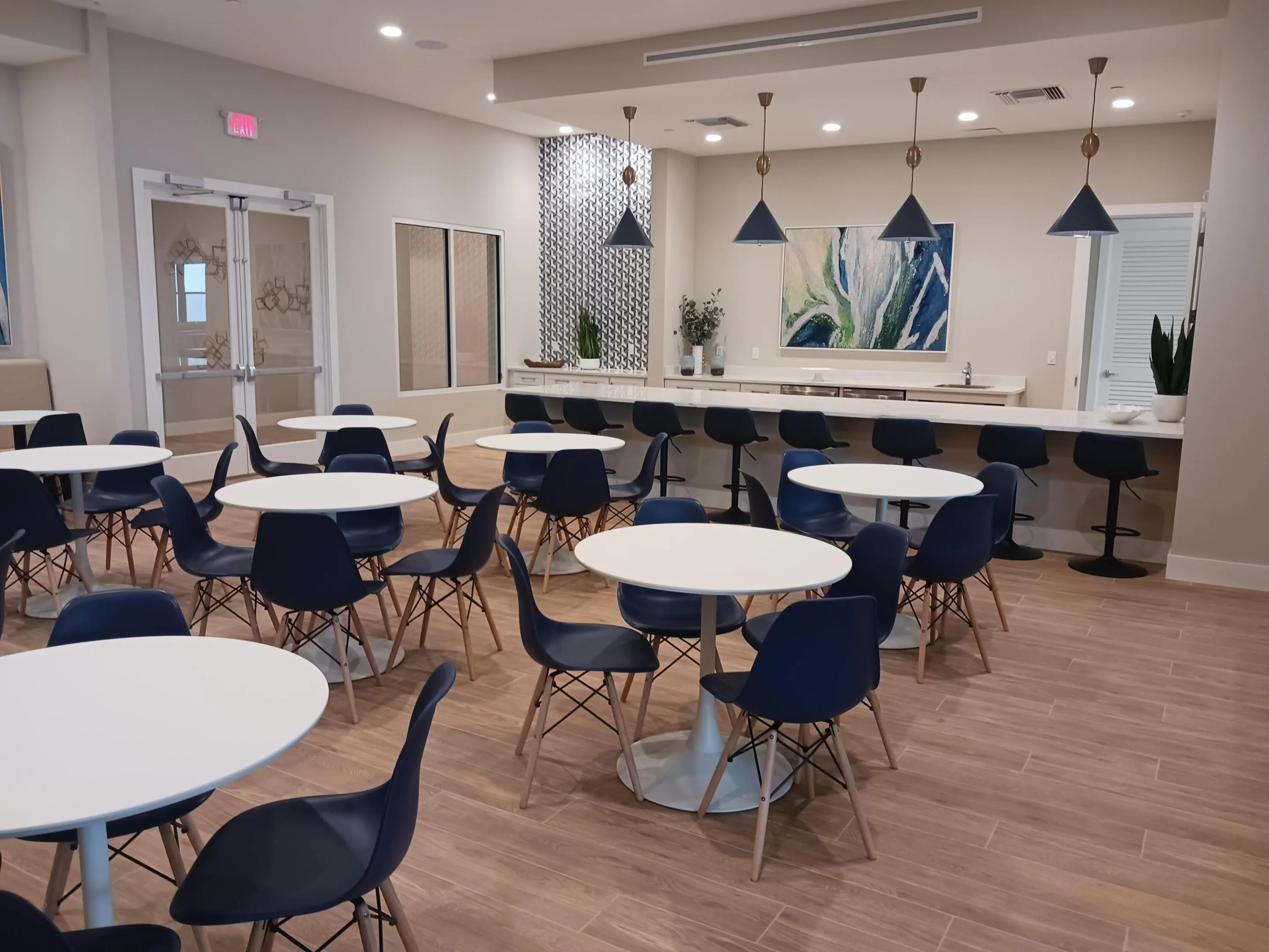 NEW CLUB RESTURANT