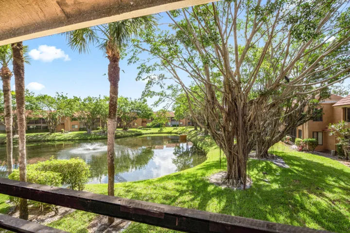 028-11262GreenLakeDrive-204-BoyntonBeach