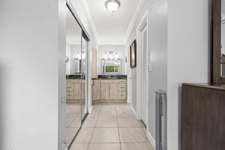 021-11262GreenLakeDrive-204-BoyntonBeach