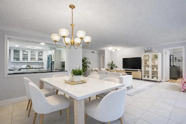 dining room - Virtually staged