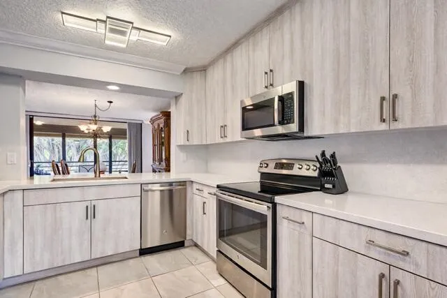 New large kitchen