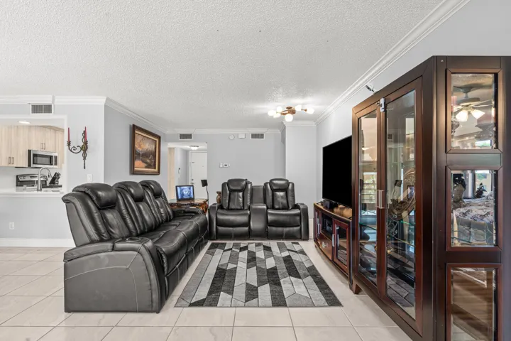 011-11262GreenLakeDrive-204-BoyntonBeach