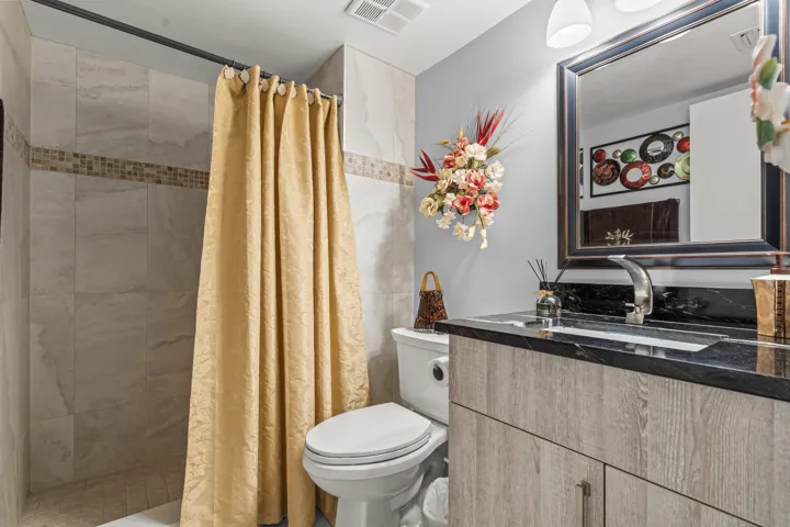 017-11262GreenLakeDrive-204-BoyntonBeach
