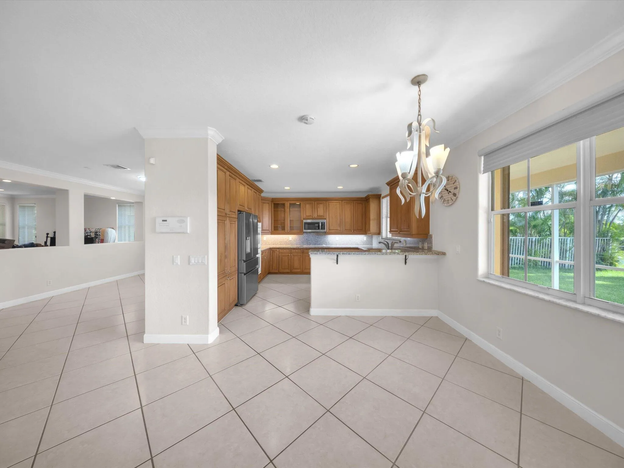 Breakfast area/Kitchen