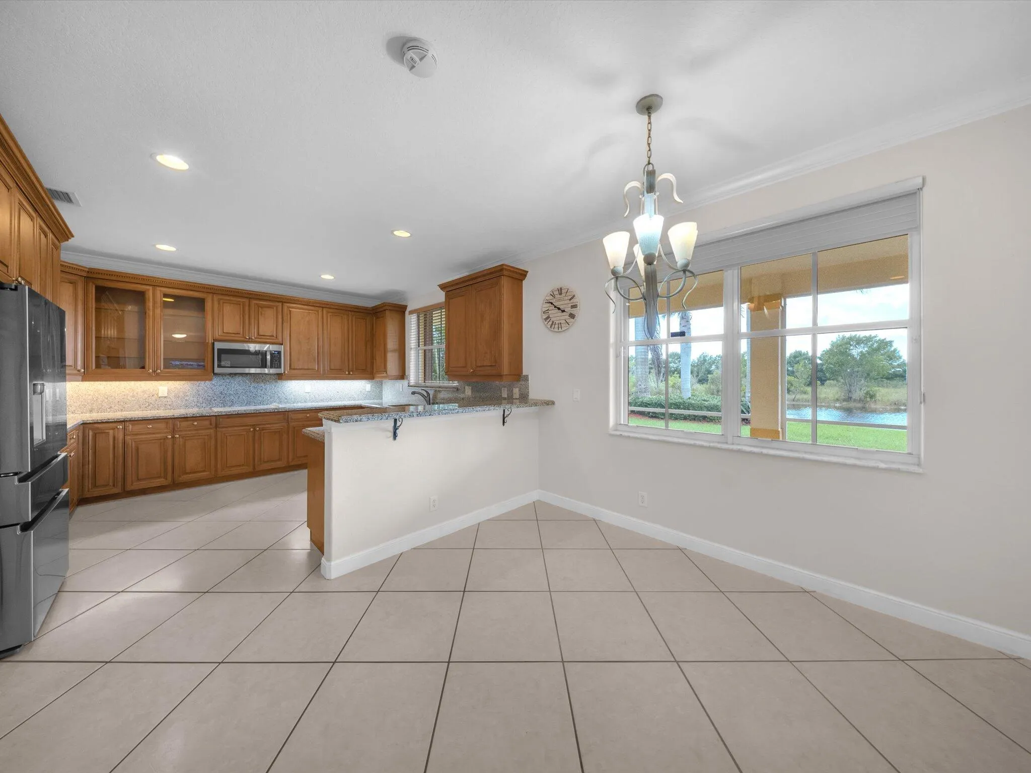 Breakfast area/Kitchen