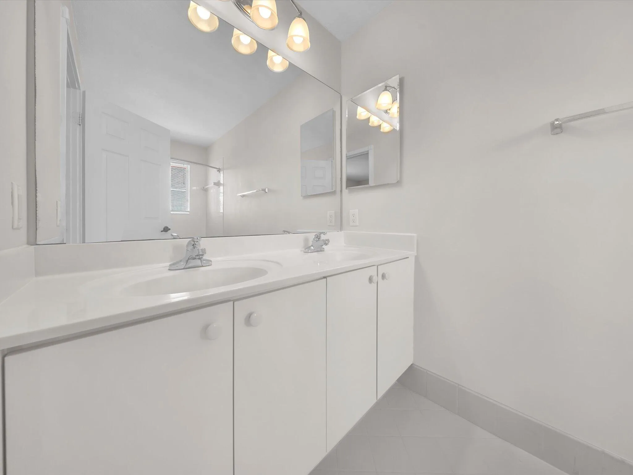 Bath attached to bedroom 2