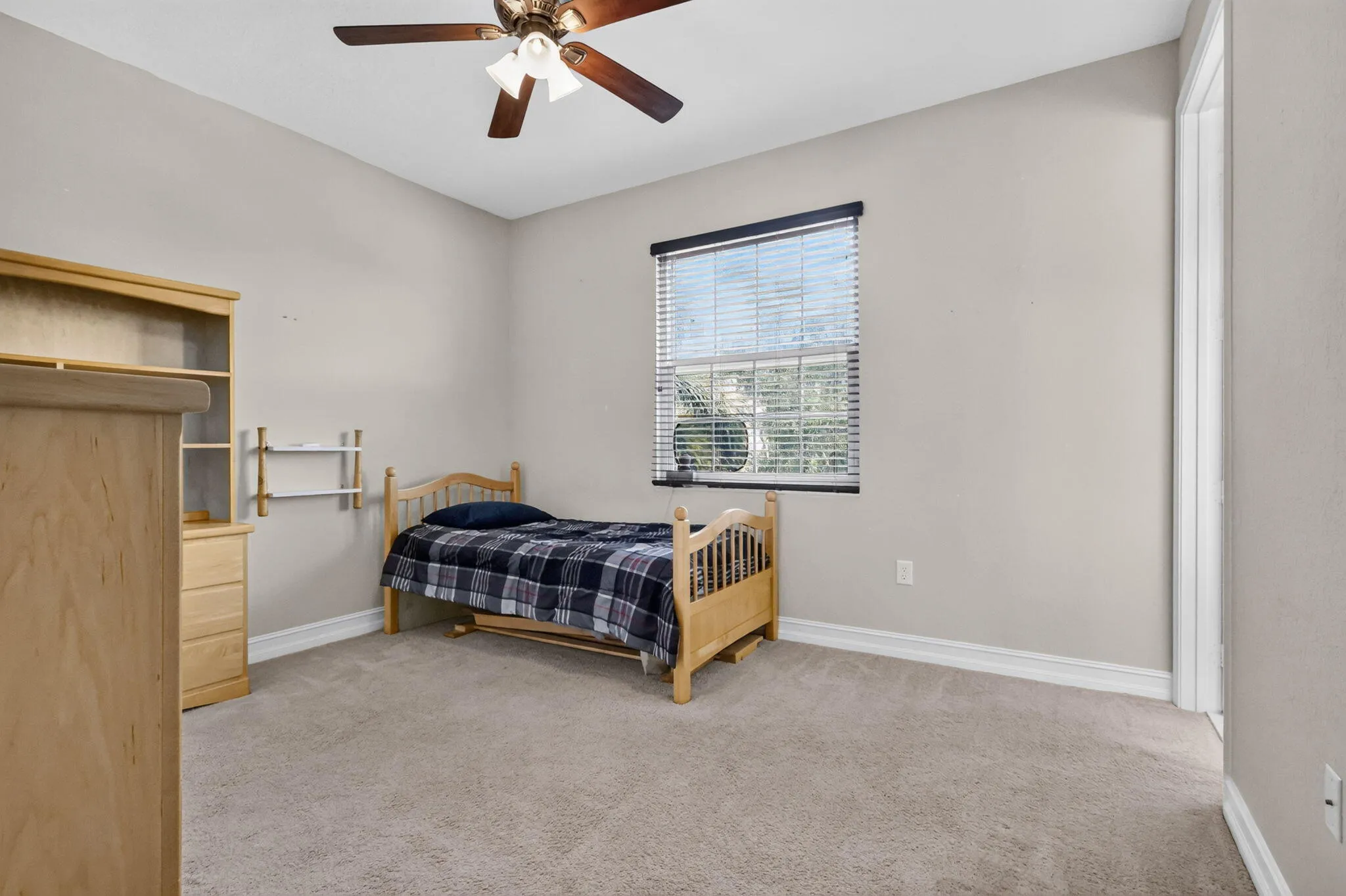 Upstairs guest bedroom