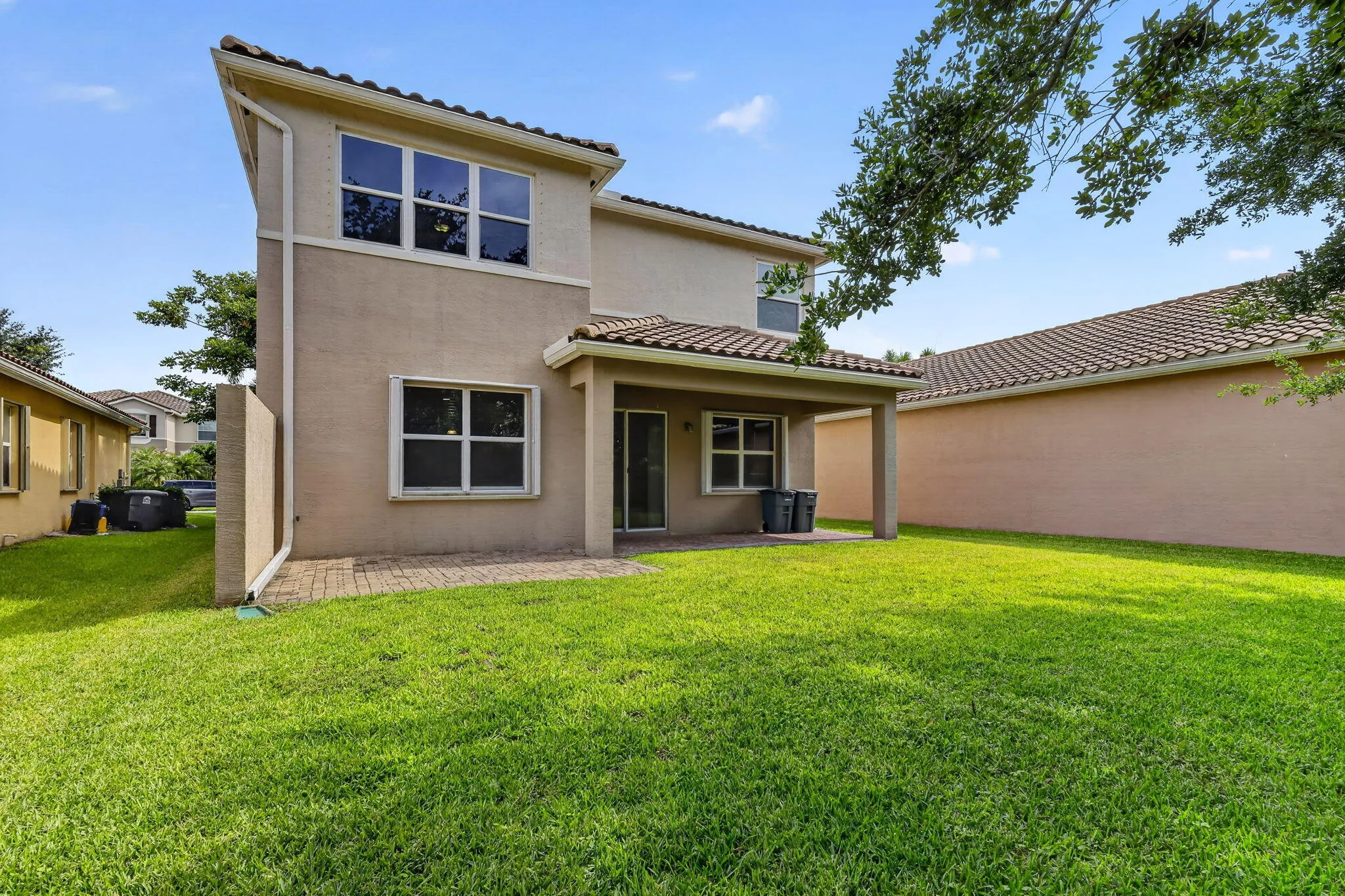 8135 Cantabria Falls Dr