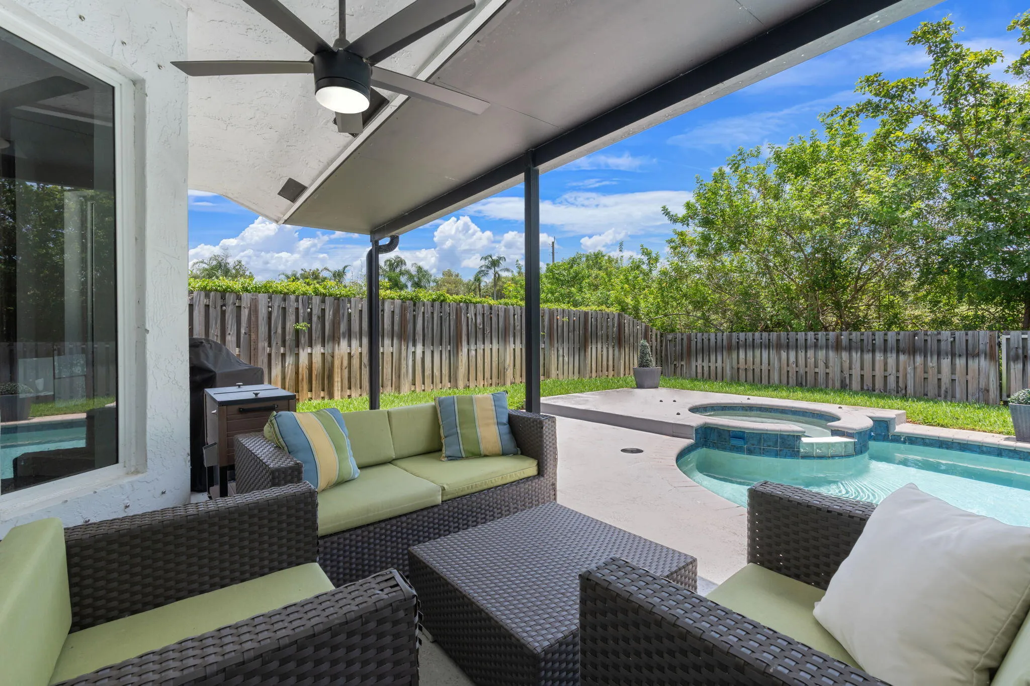 40-web-or-mls-52 Gables Blvd Weston, FL-