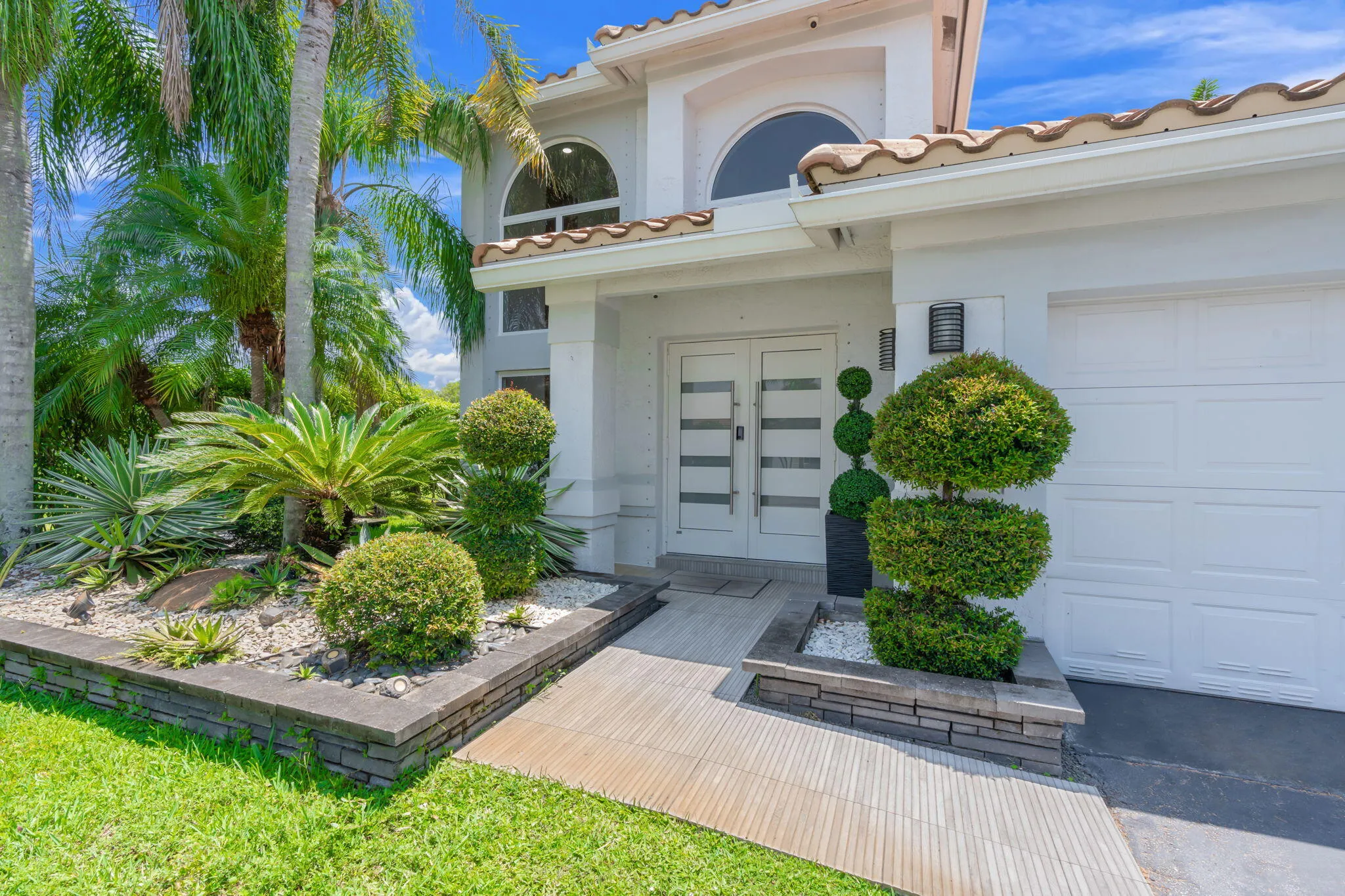 5-web-or-mls-52 Gables Blvd Weston, FL-1