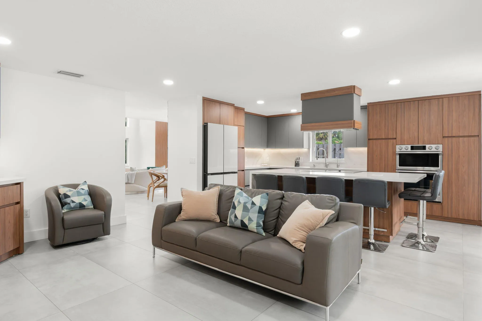 14-web-or-mls-52 Gables Blvd Weston, FL-