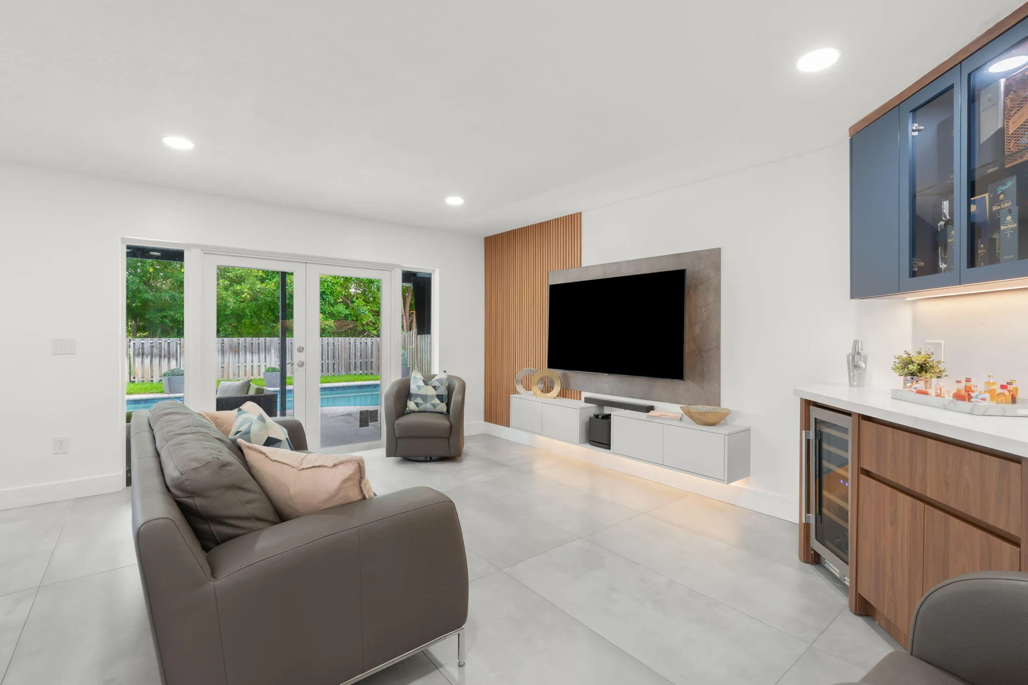13-web-or-mls-52 Gables Blvd Weston, FL-
