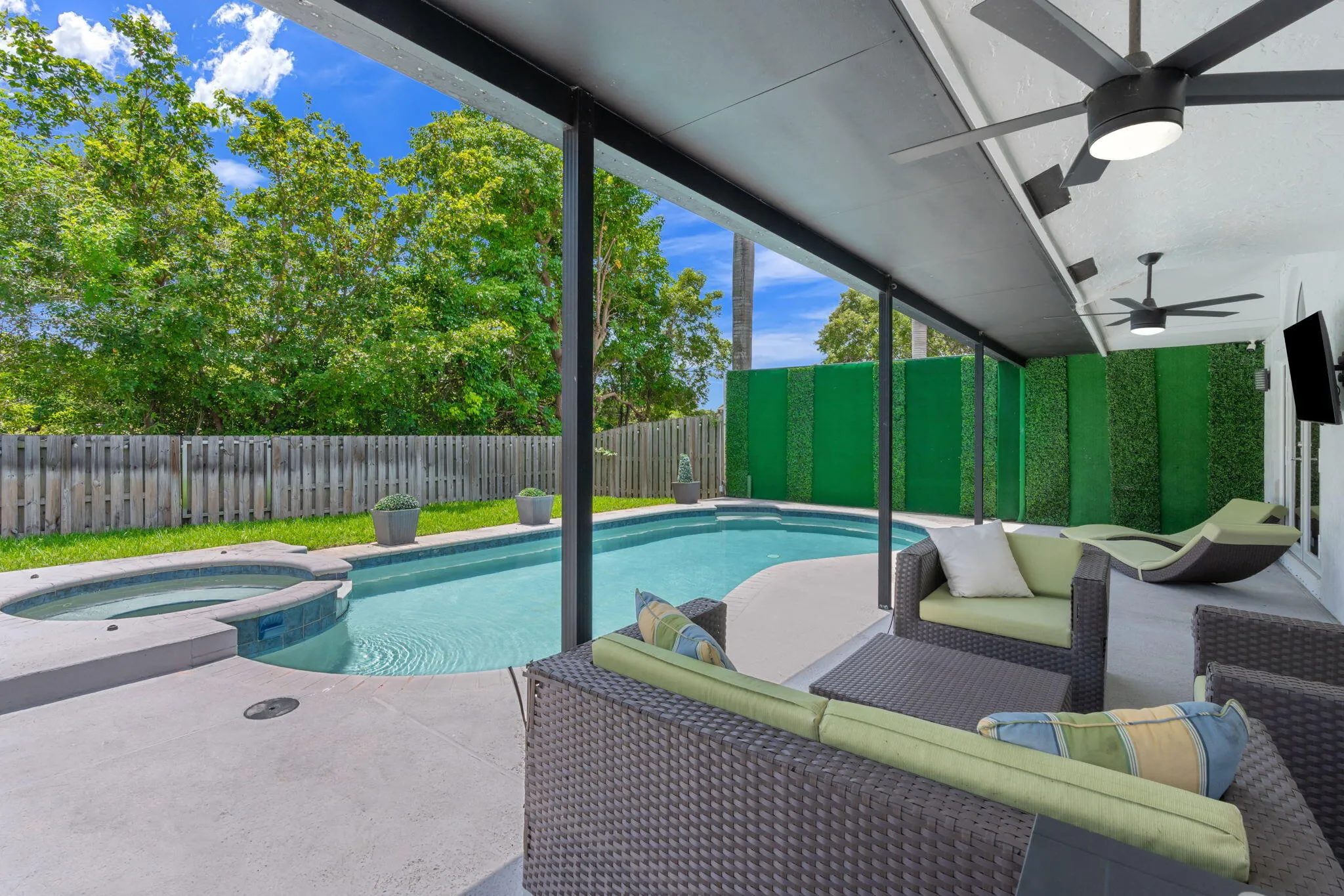 41-web-or-mls-52 Gables Blvd Weston, FL-