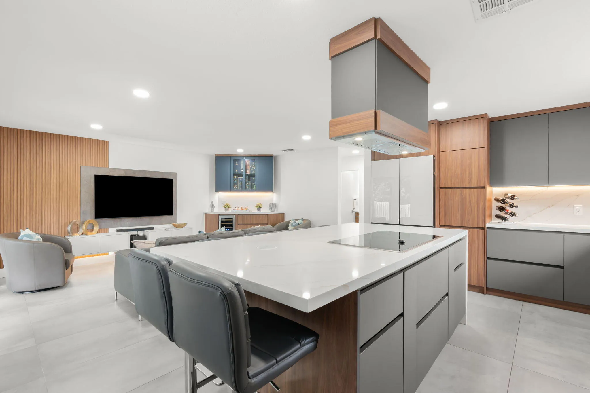 21-web-or-mls-52 Gables Blvd Weston, FL-