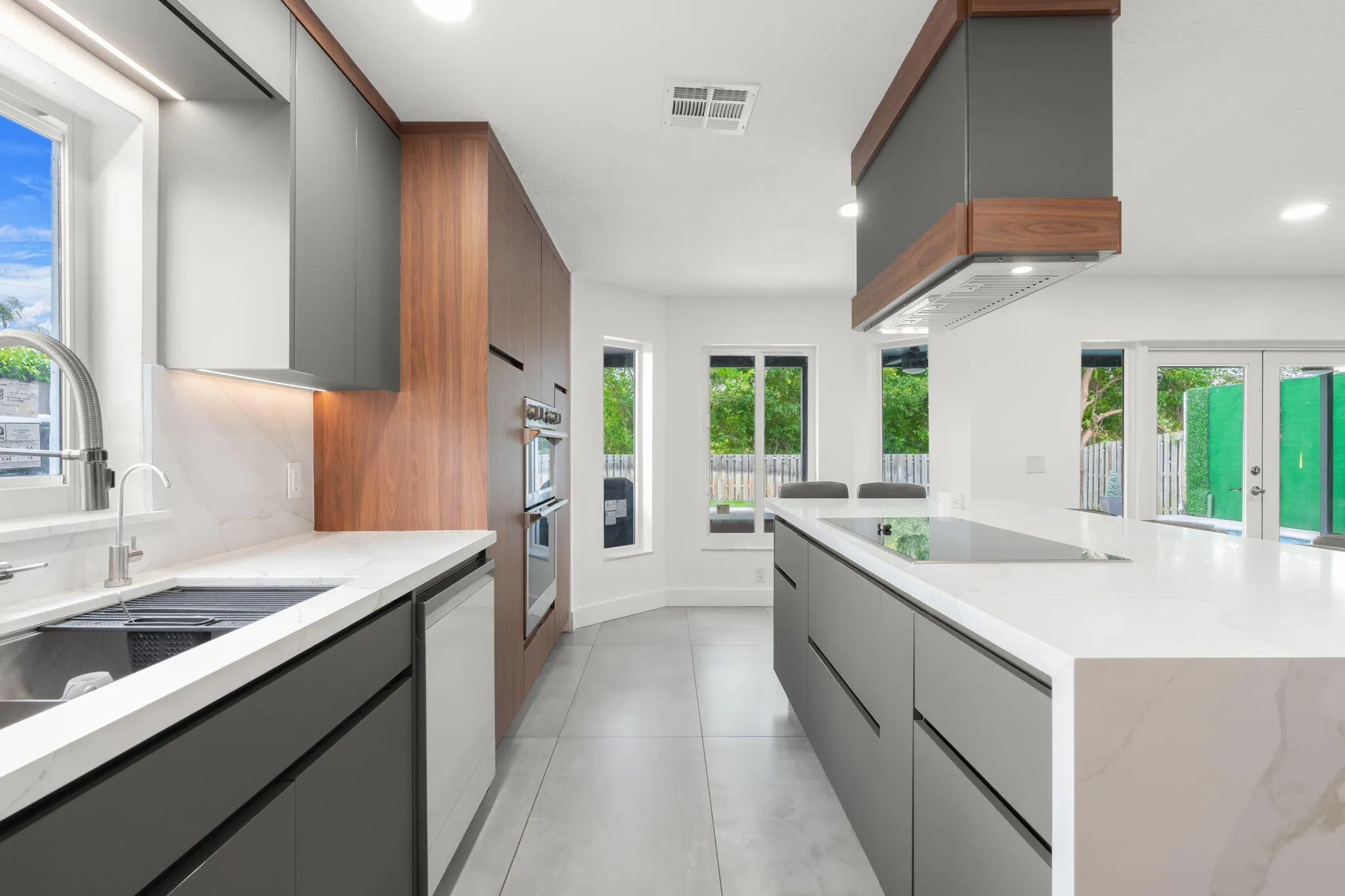 19-web-or-mls-52 Gables Blvd Weston, FL-