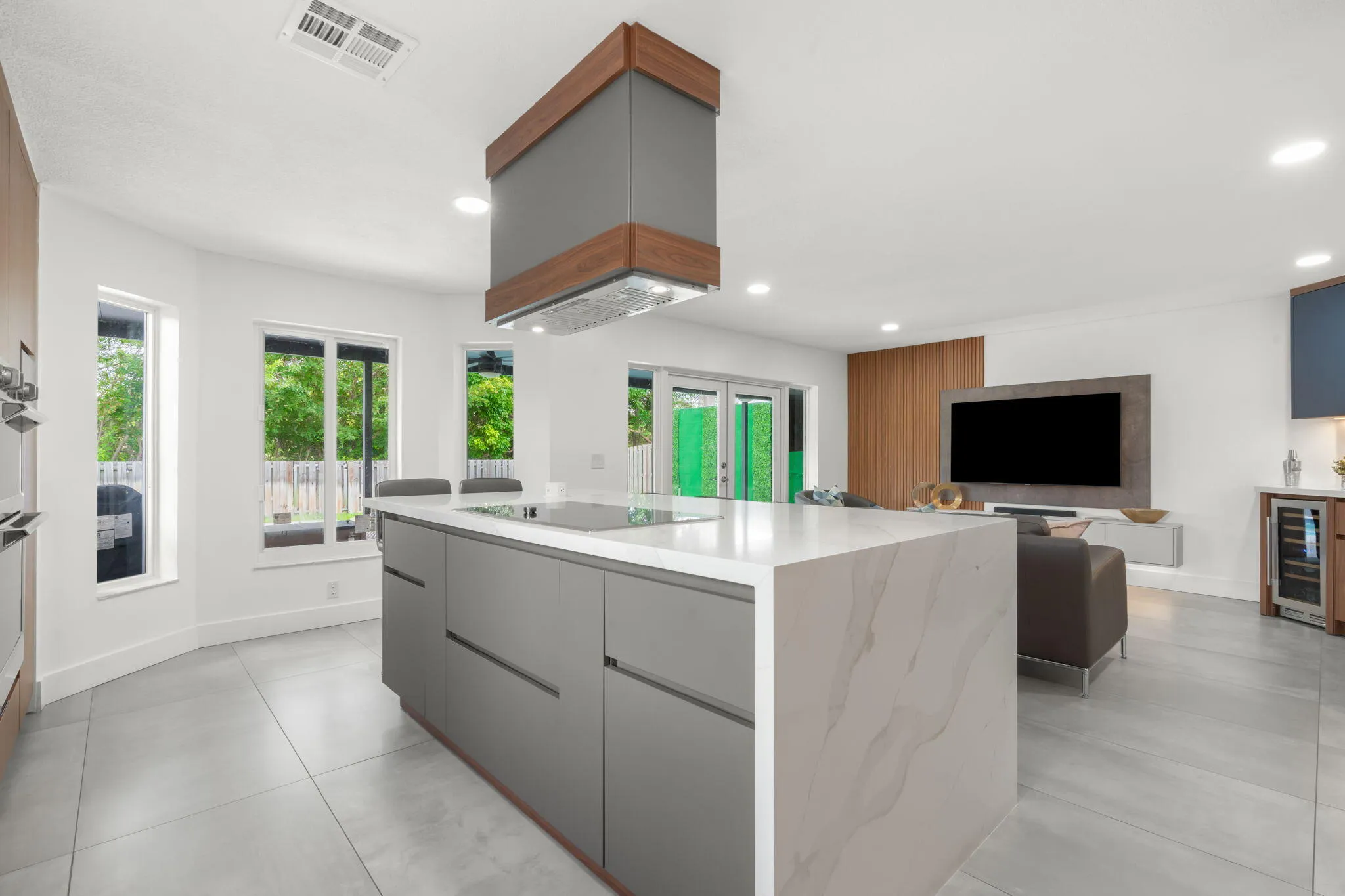 18-web-or-mls-52 Gables Blvd Weston, FL-