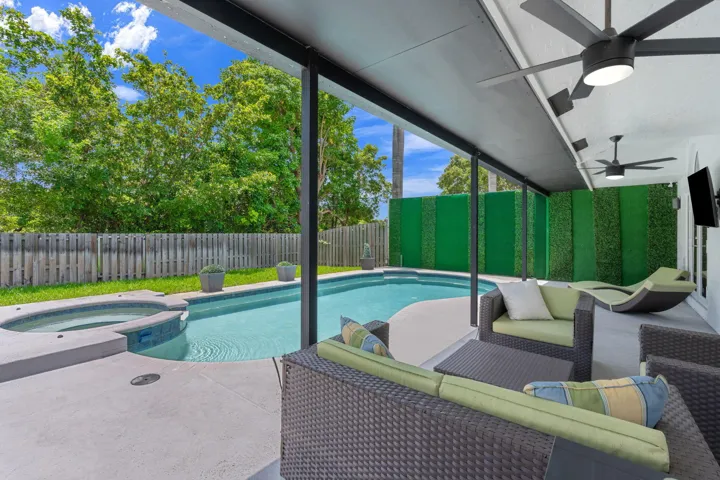 41-web-or-mls-52 Gables Blvd Weston, FL-