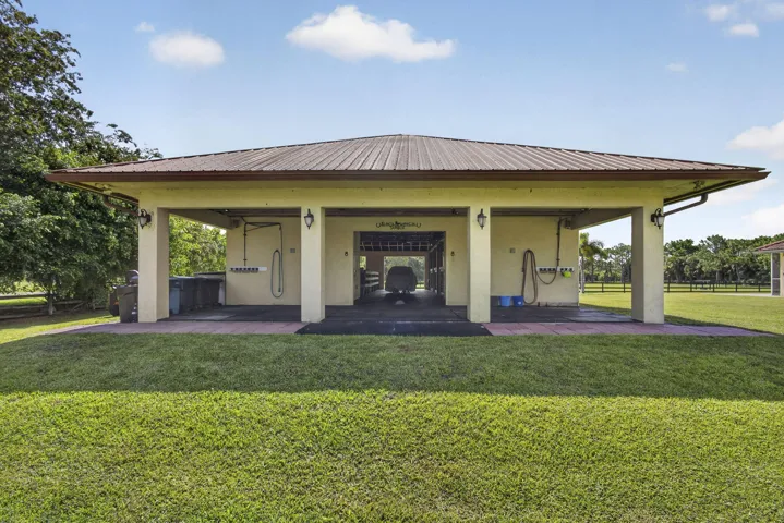 CBS Barn