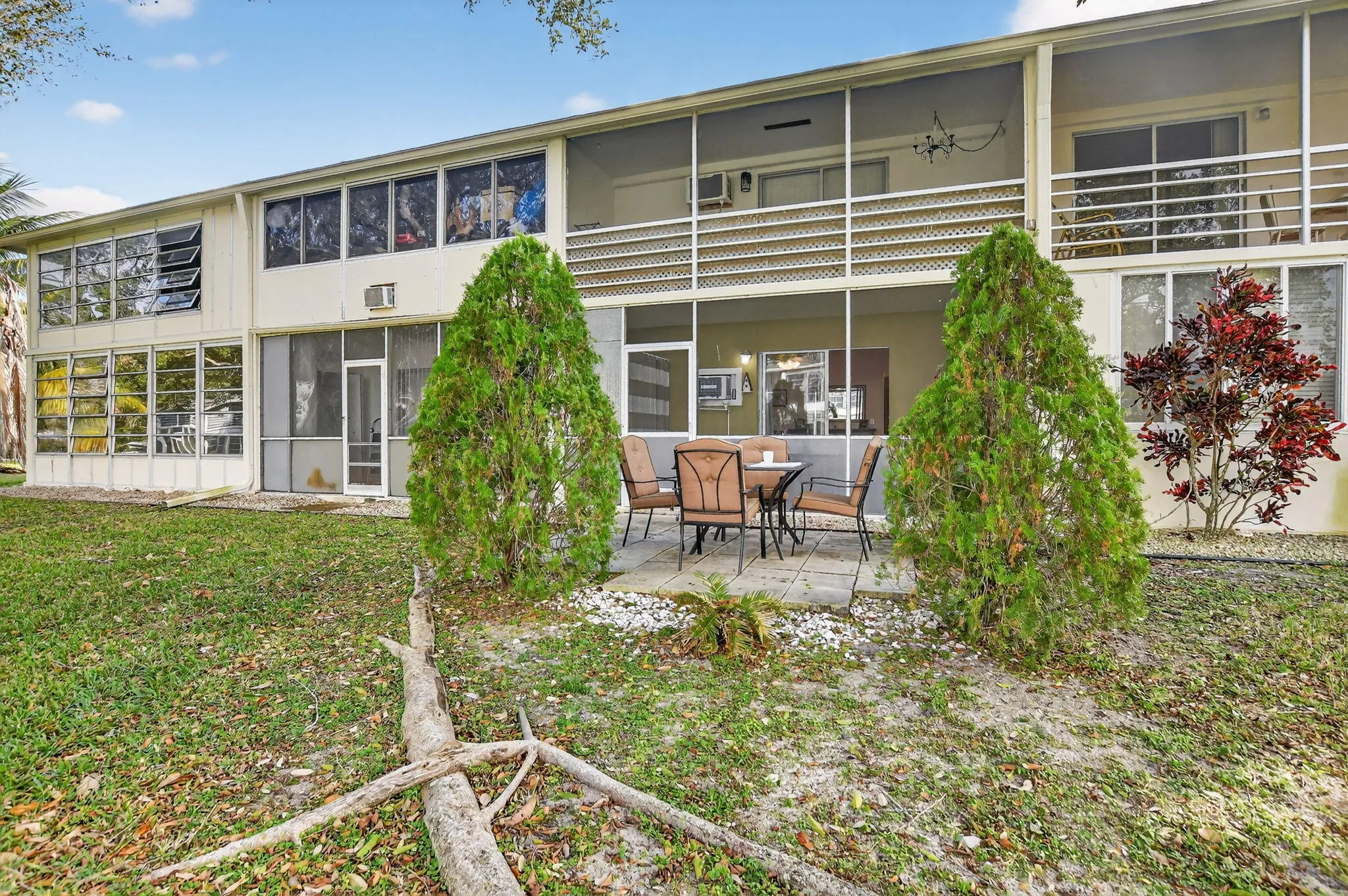 438 Tilford U