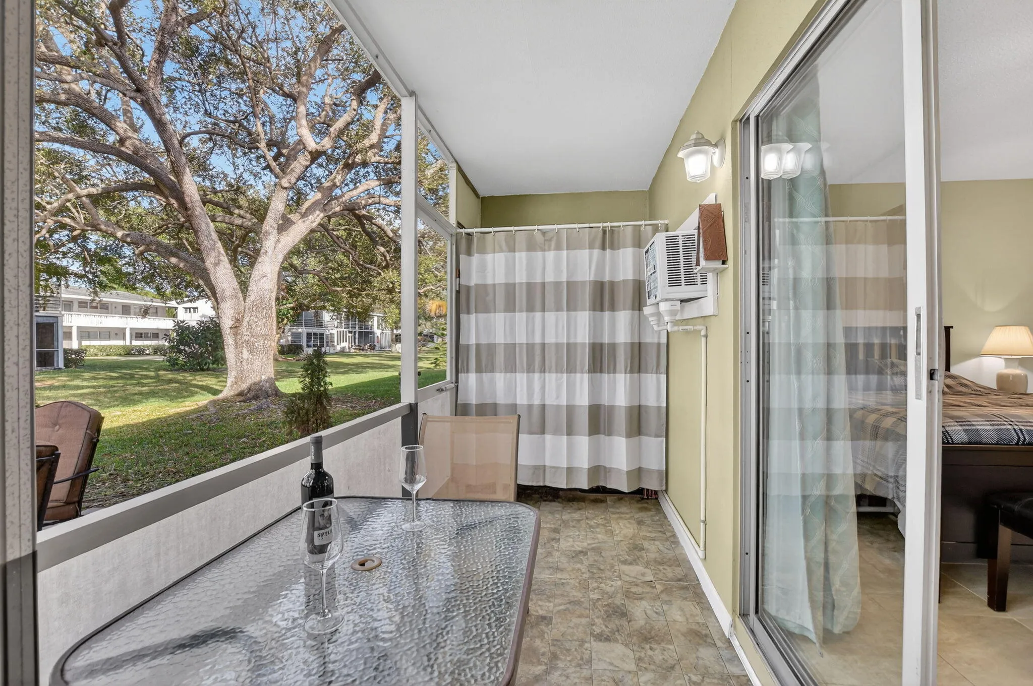 438 Tilford U