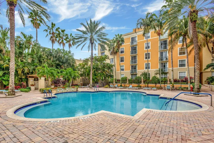 courtyards pool side view