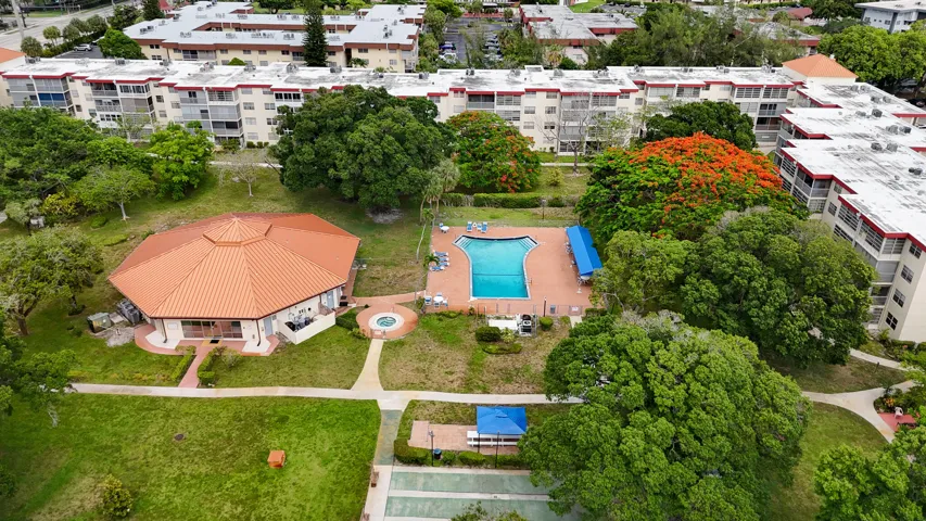 Pool and Clubhouse