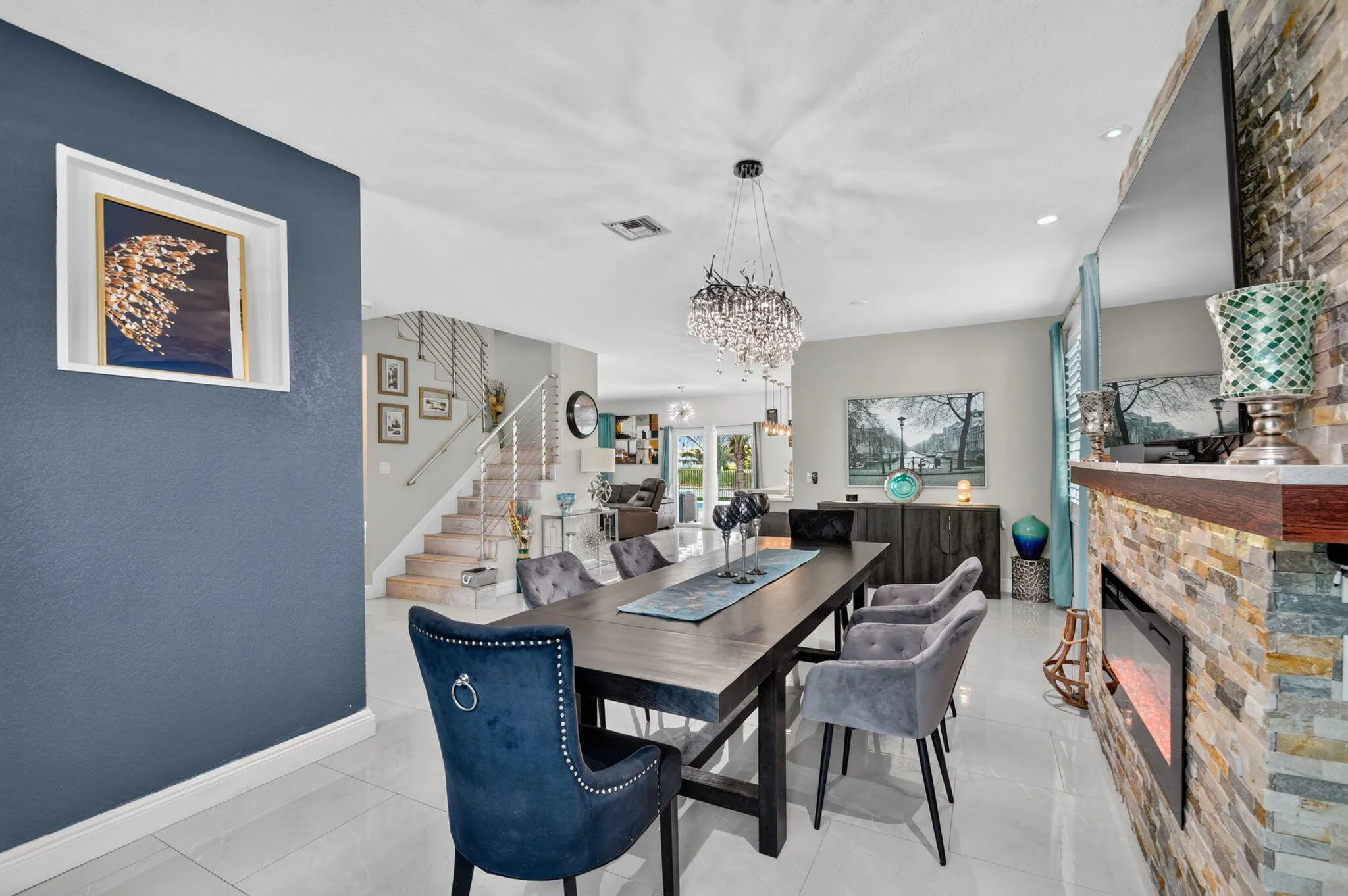 living dining area
