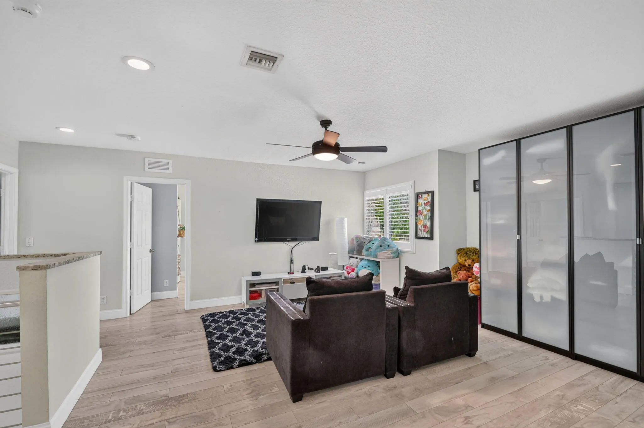 2nd floor loft