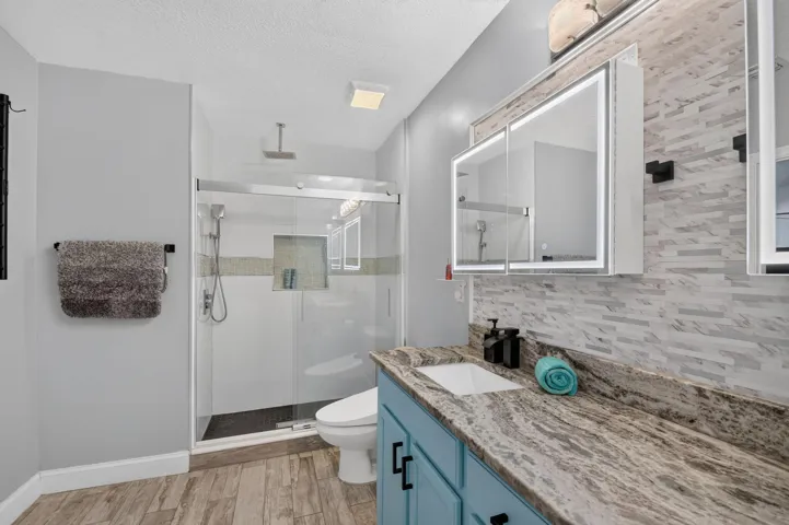 2nd bathroom