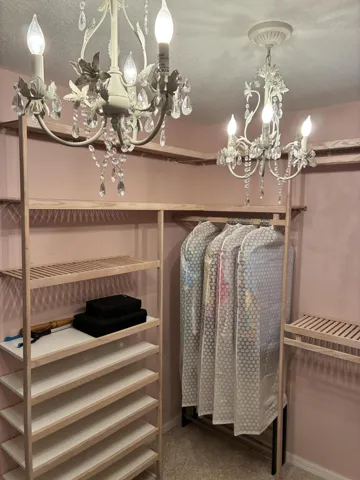 Master closet 4