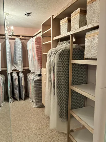 Master closet 2