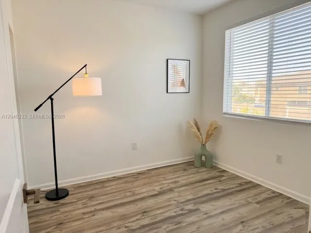1ST BEDROOM