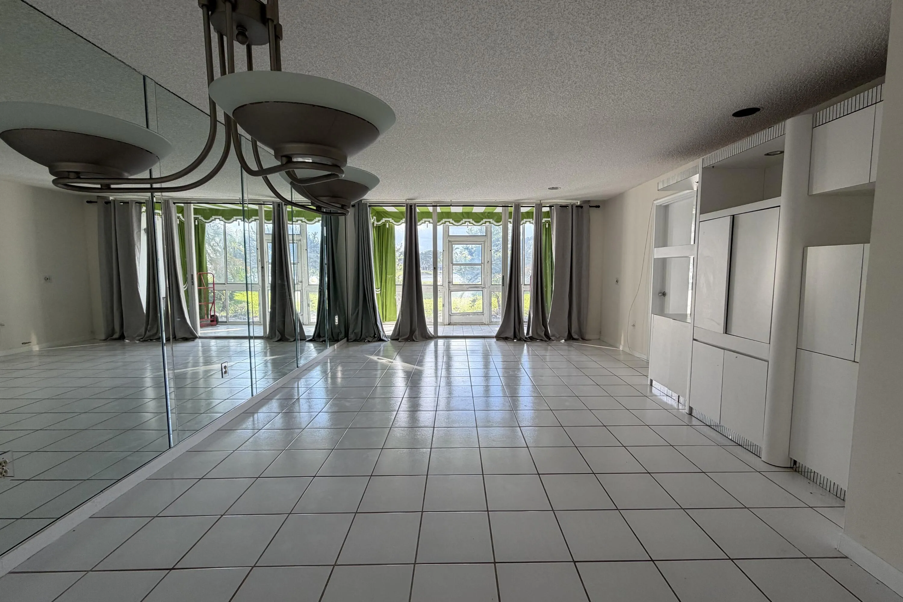 Living & Dining room.