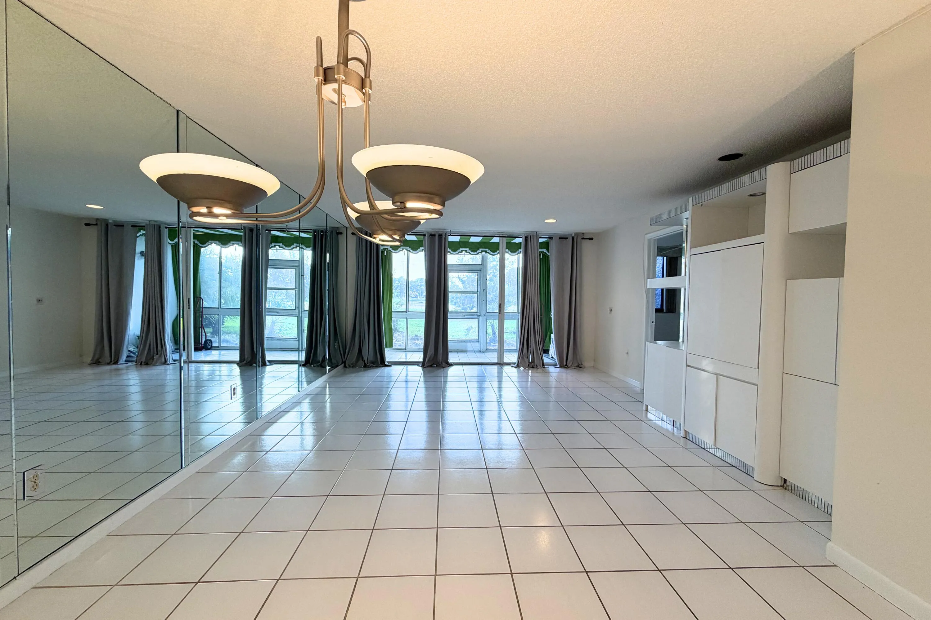 Living & Dining room.