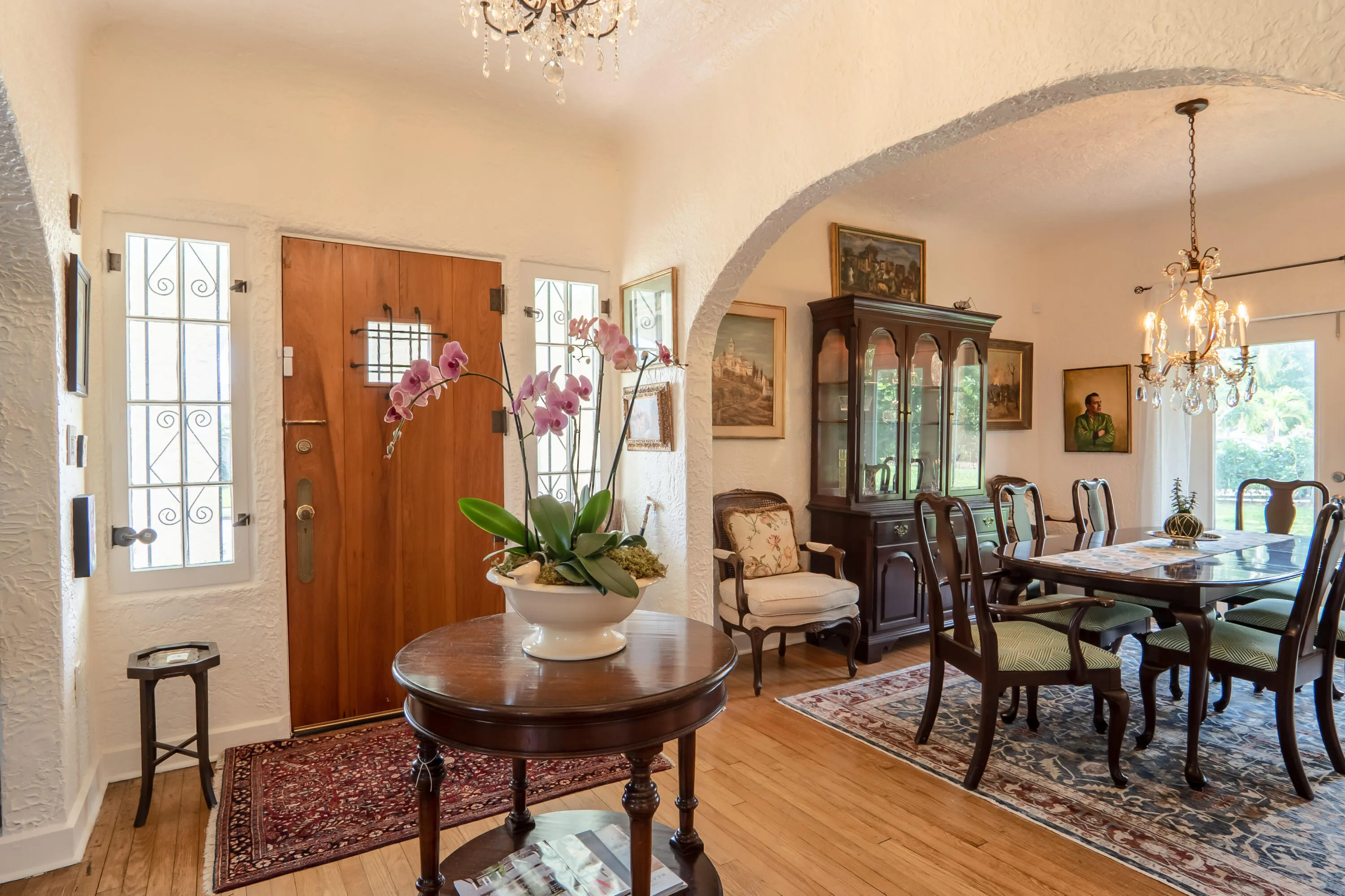 Foyer to Dining