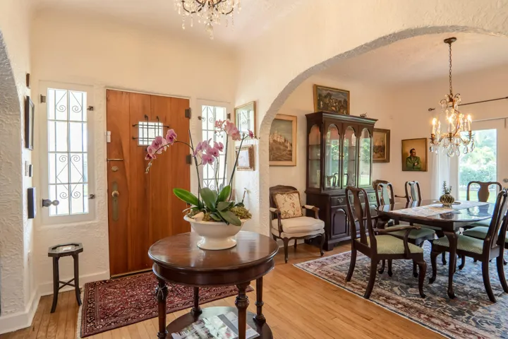 Foyer to Dining
