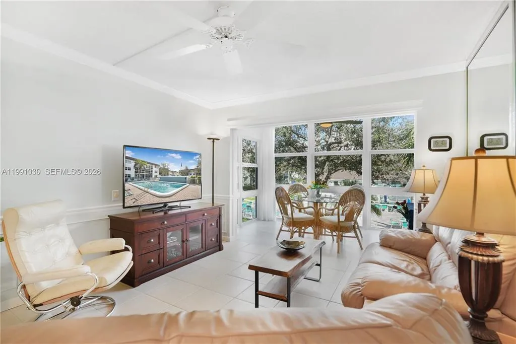 pic 1 - living room 2