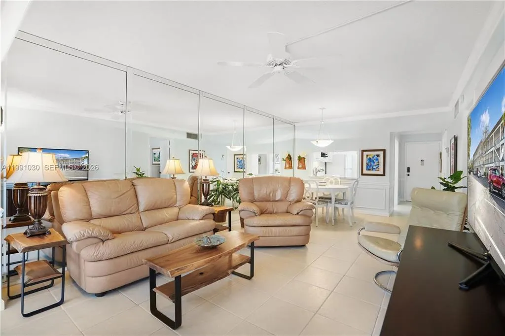 pic 1 - living room 1