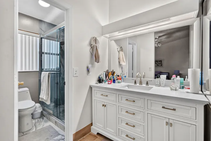31 Bathroom 04
