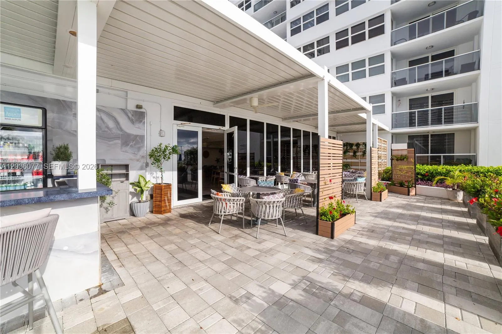 Outdoor Restaurant Seating
