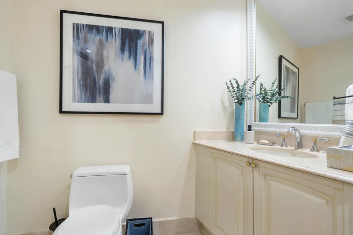 015-201SouthNarcissusAvenue-605-WestPalm