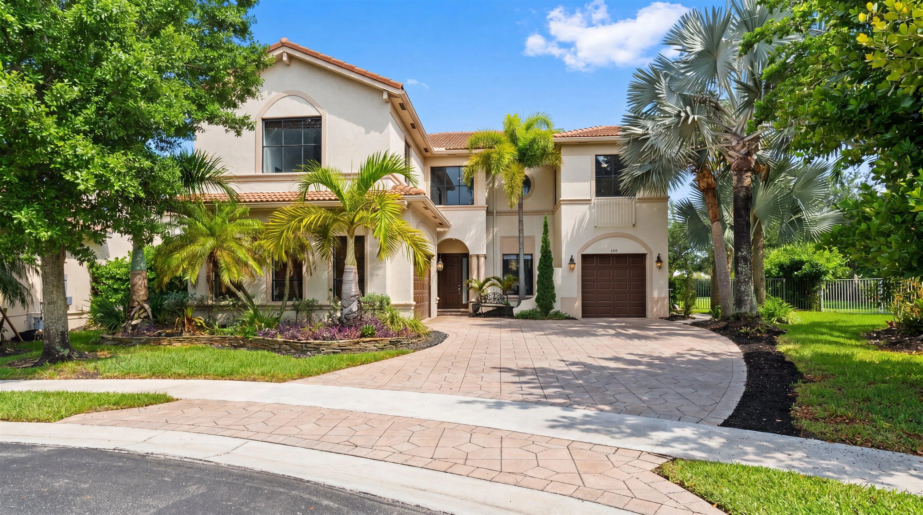 03-1215 Creekside Dr