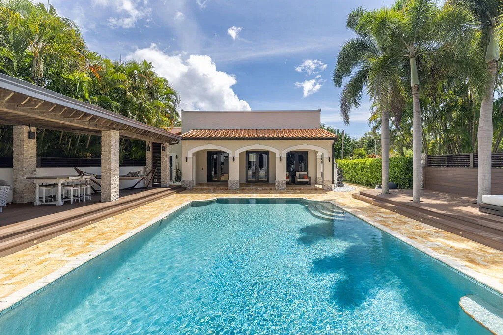 290 NW 6th Street, Boca Raton