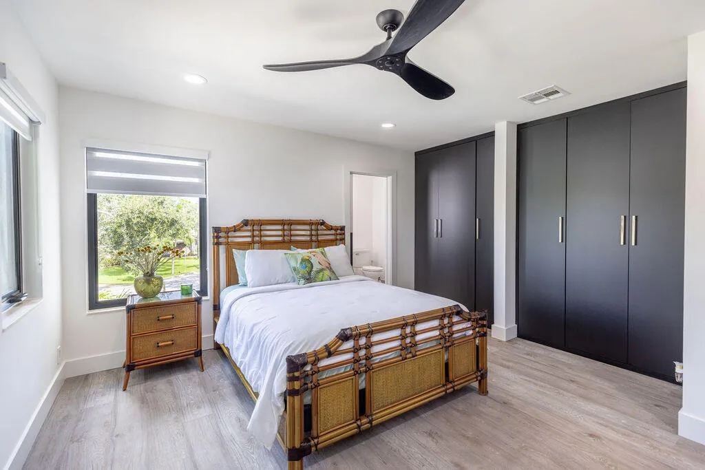 290 NW 6th Street, Boca Raton