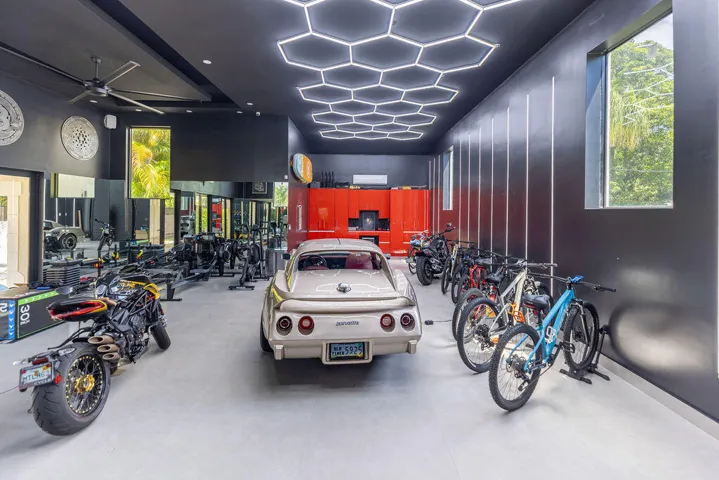 290 NW 6th Street, Boca Raton